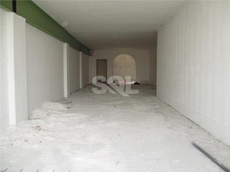 Retail/Catering in Qawra To Rent