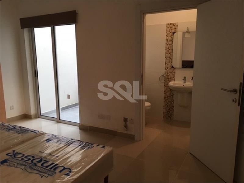 Penthouse in Santa Venera To Rent