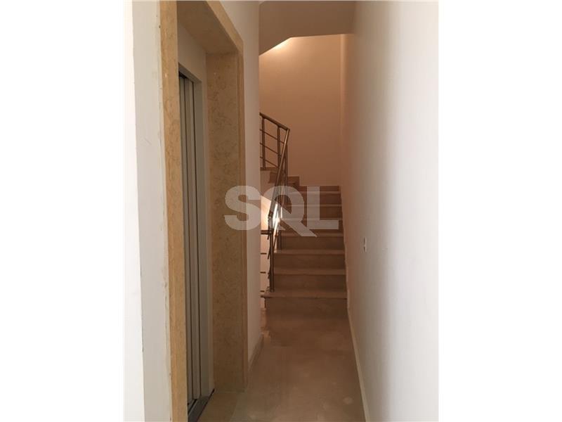 Penthouse in Santa Venera To Rent