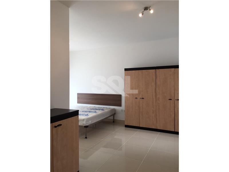 Penthouse in Santa Venera To Rent