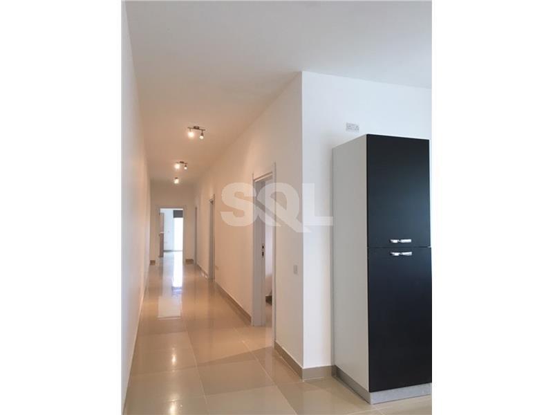 Apartment in Santa Venera To Rent