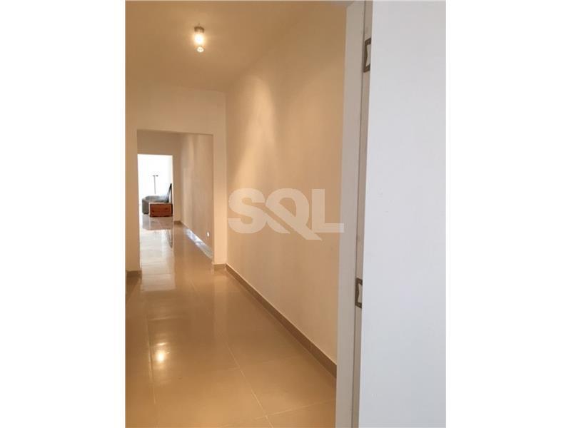 Apartment in Santa Venera To Rent