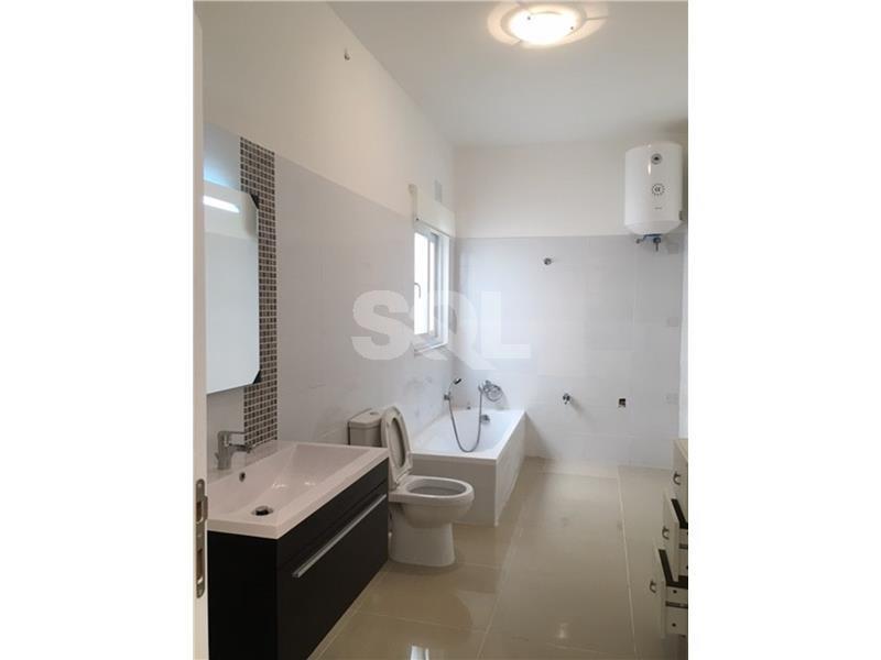 Apartment in Santa Venera To Rent